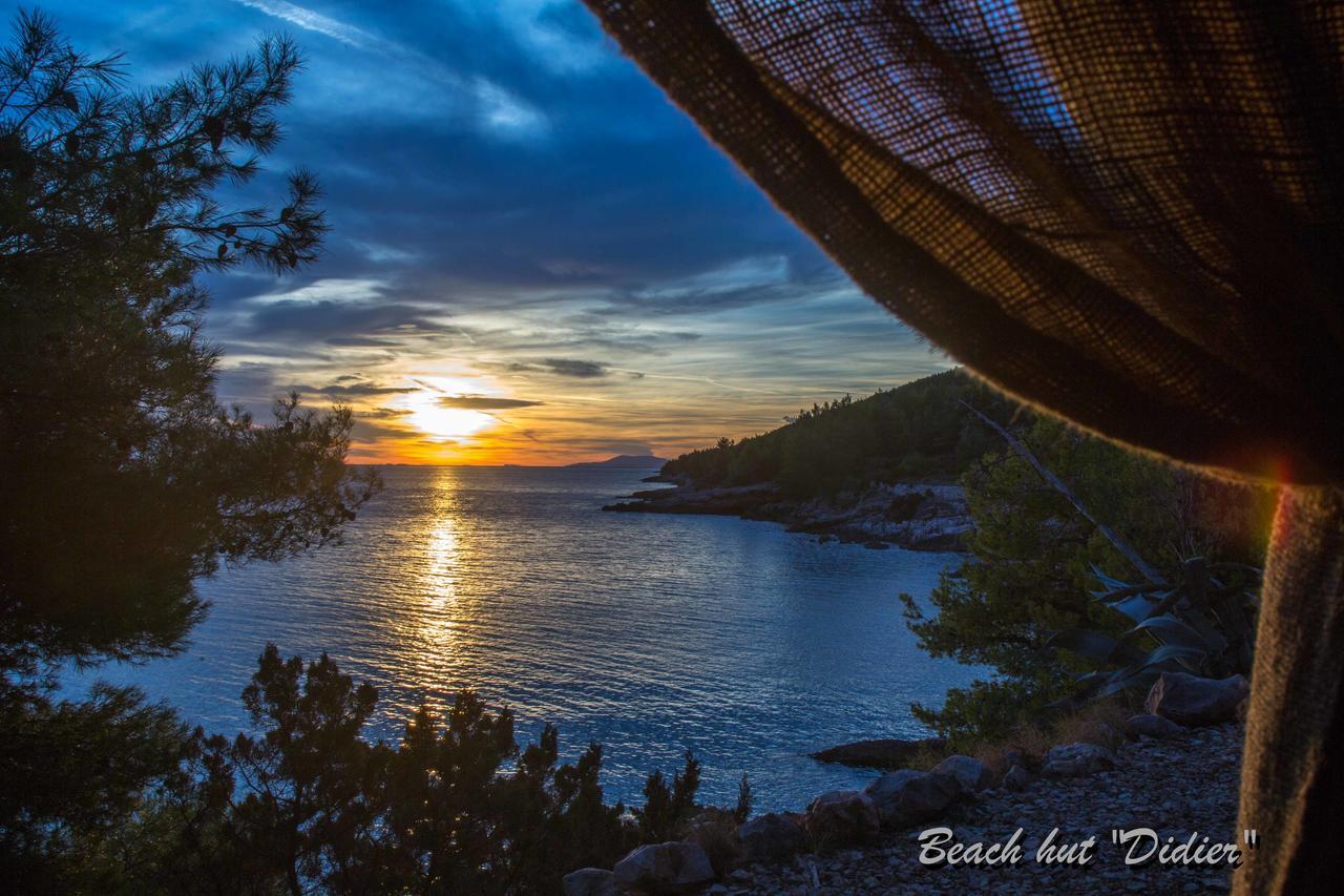 Cast Away - Eco Resort Zavala Bagian luar foto