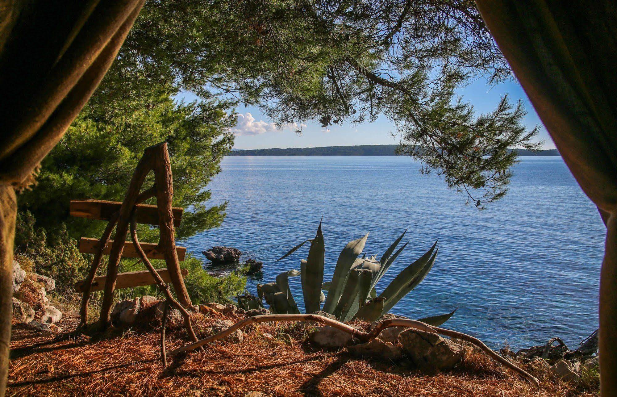 Cast Away - Eco Resort Zavala Bagian luar foto