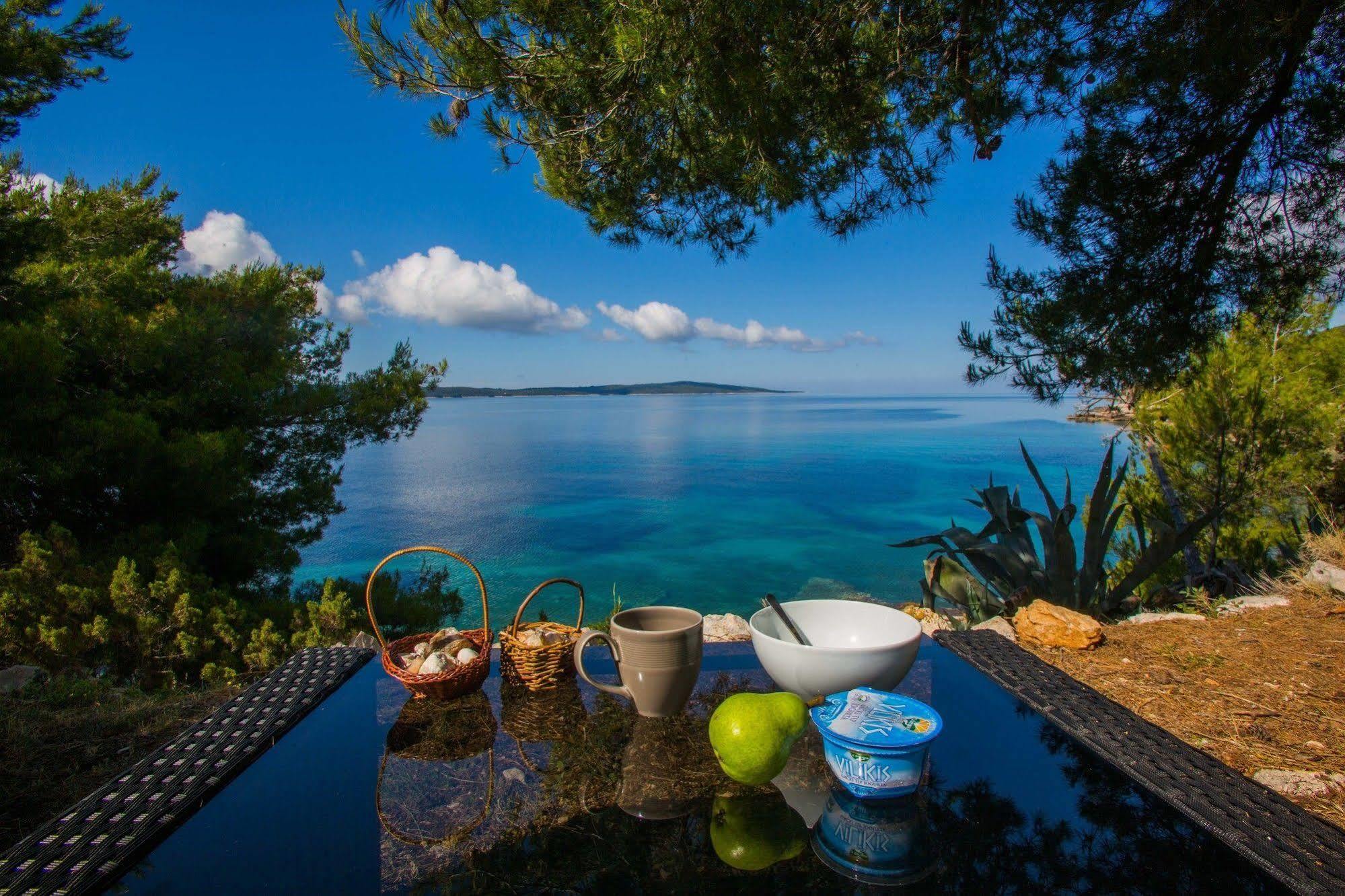 Cast Away - Eco Resort Zavala Bagian luar foto