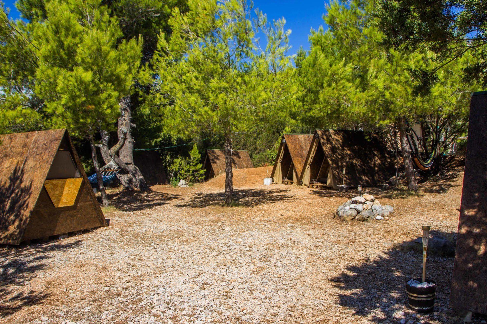 Cast Away - Eco Resort Zavala Bagian luar foto
