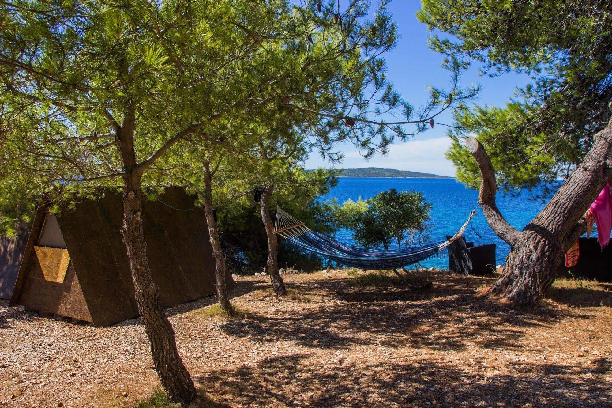Cast Away - Eco Resort Zavala Bagian luar foto